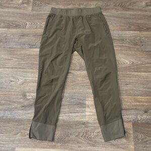 YPB MotionTek Olive Green Jogger Pants Men’s Medium Zip Hem Activewear